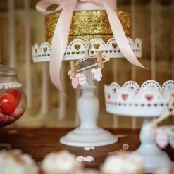 Badaboum 3 Cintres A Pinces En Bois Hello