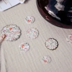 Online 100 Confettis De Table Dahlia Blanc Et Pastel Theme Deco Pastel