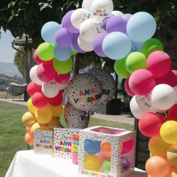 Kit Arche De 50 Ballons Joyeux Anniversaire Multicolore & Rubans Theme Joyeux Anniversaire
