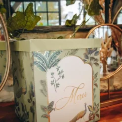 Badaboum Urne Mariage Theme Tropical Peacock